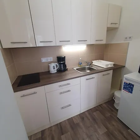 Lara 2 Apartmán *